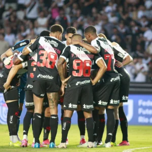 Vasco planeja reforço no meio-campo e mira contratação de volante para 2026