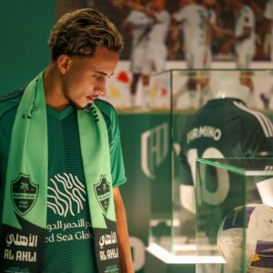 Matheus Gonçalves brilha no Al-Ahli e provoca Filipe Luís após vitória na Champions Asiática
