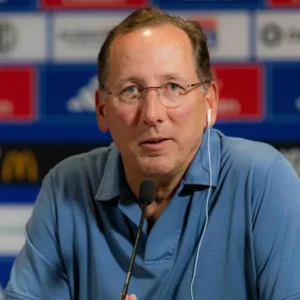 John Textor rebate acusações do Lyon e explica transações entre Botafogo e clube francês