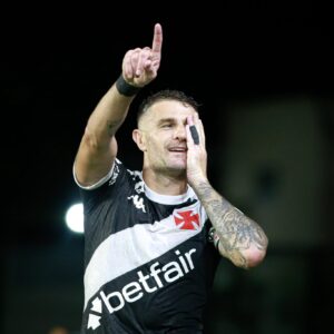 Pablo Vegetti termina temporada como artilheiro do futebol brasileiro e bate recorde pessoal no Vasco